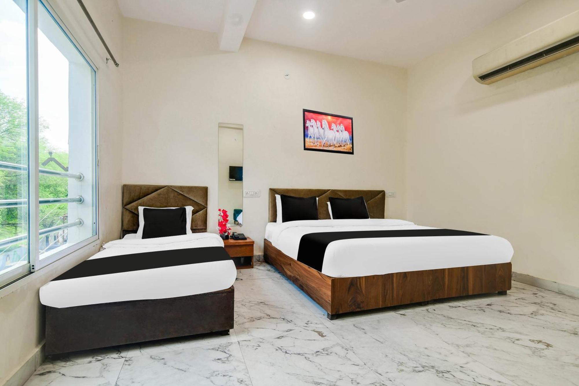 Hotel O Ujjain Near Hari Fatak Luaran gambar