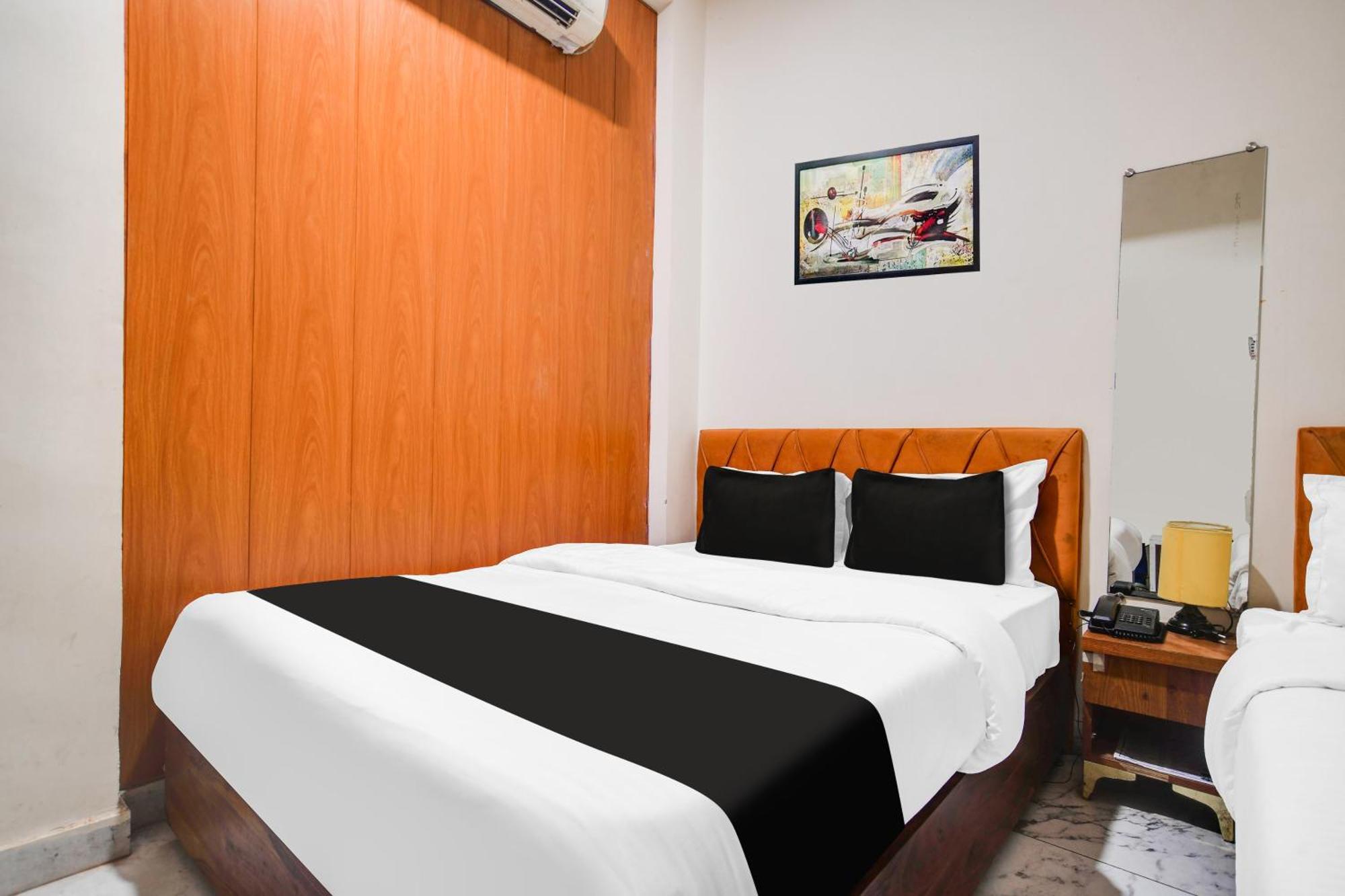 Hotel O Ujjain Near Hari Fatak Luaran gambar