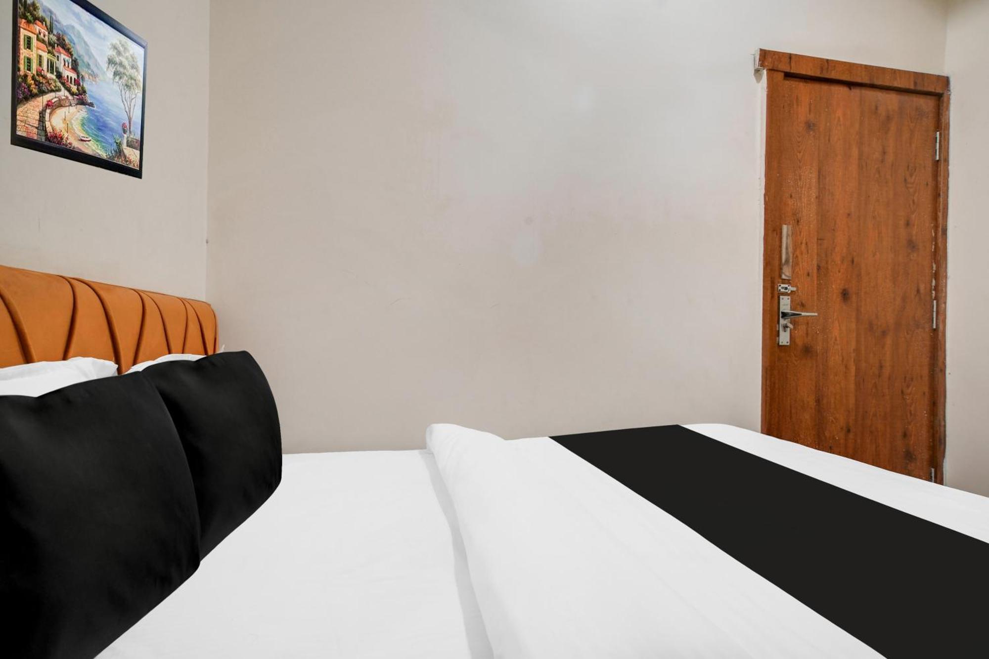 Hotel O Ujjain Near Hari Fatak Luaran gambar